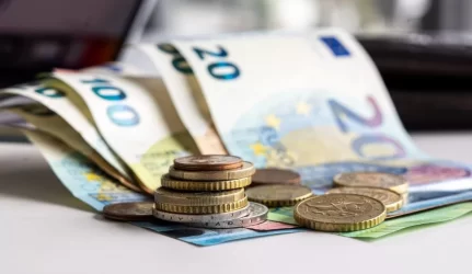 Ryškaus nekilnojamojo turto kainų kritimo nebus