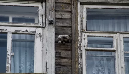 Langai šiltės, bet nepigs