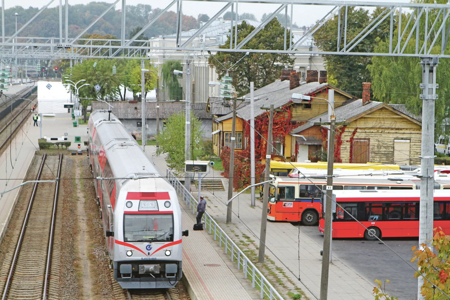 Gyventi prie bėgių bus saugiau