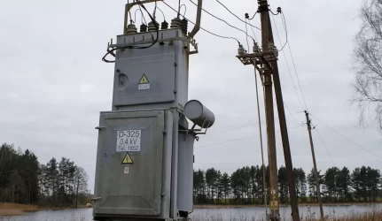 Vėjas pradangino elektrą