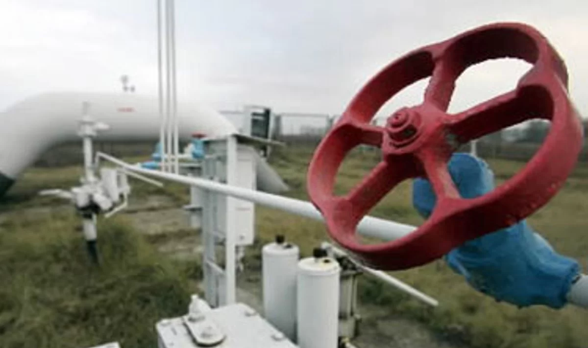 “Gazprom” panaikino dujų tiekimo apribojimus Ukrainai