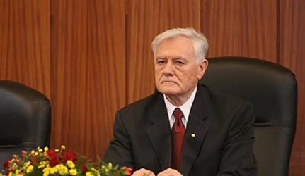 V.Adamkus: Lietuvos delegacija “neves derybų” dėl IAE darbo pratęsimo