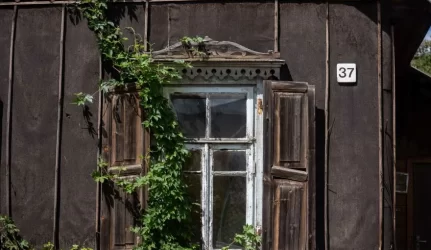 Vietoj seno namo – prabangi parduotuvė