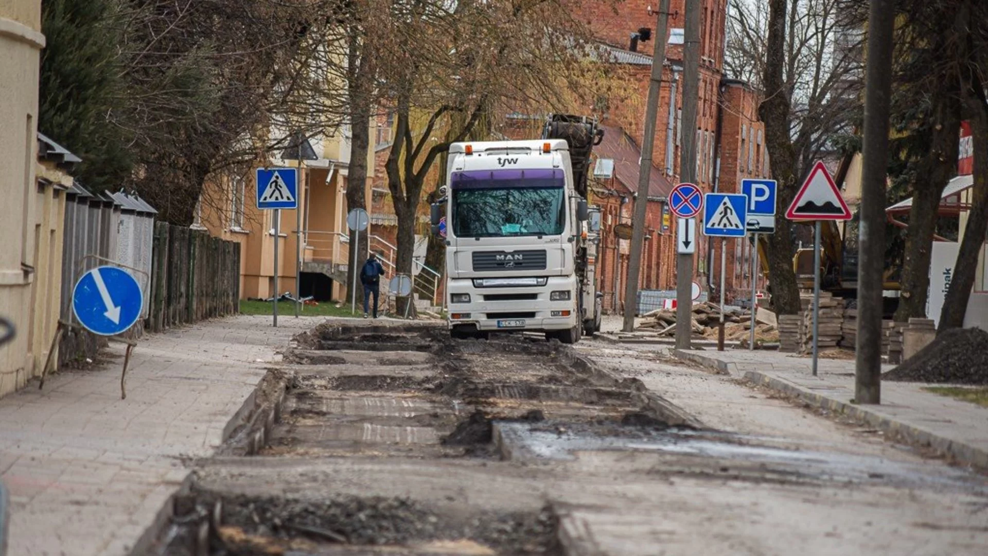 Gatvių remontas – politinių aistrų sūkuryje