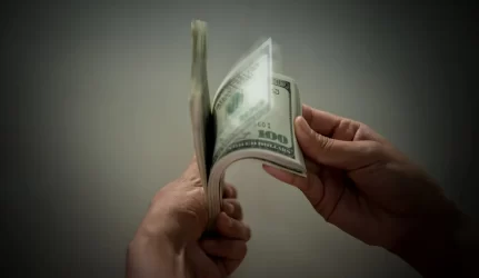 Iranas atsisako JAV dolerių sudarant naftos eksporto sandorius