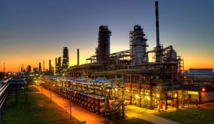 Žaibas sustabdė Mažeikių naftos gamyklą