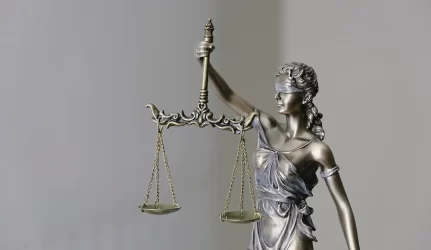 Kreipimąsi į teismą dėl “Leo LT” Seimas svarstys rudenį