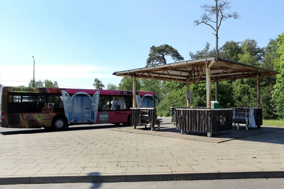 Melnragei – nesugriaunamą autobusų stotelę