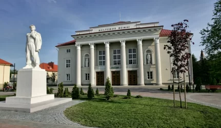 Remontuojami Naujosios Akmenės kultūros rūmai