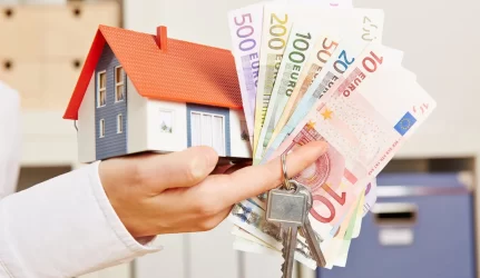 Sandorių toliau mažėja