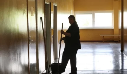 Valytojos taps turtingesnės už direktorius?