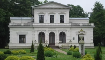 Restauruota Švėkšnos dvaro Didžioji salė