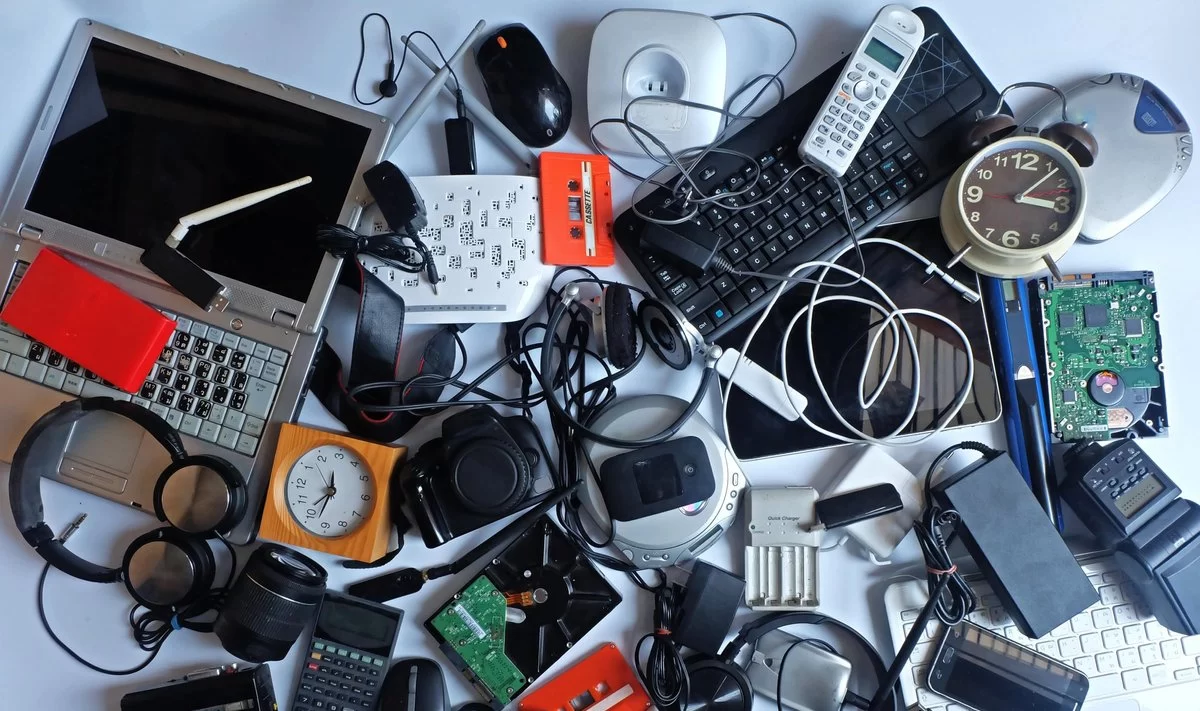 Trijuose šalies miestuose – masinė elektronikos atliekų išgabenimo akcija
