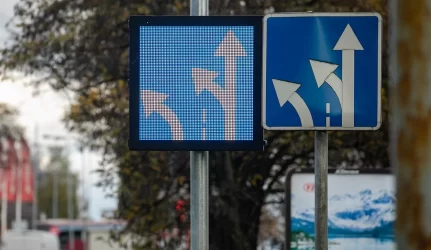 reklaminiai kelio ženklai