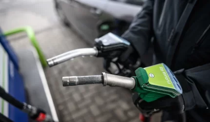 Benzino kainą teisina brangesniais likučiais