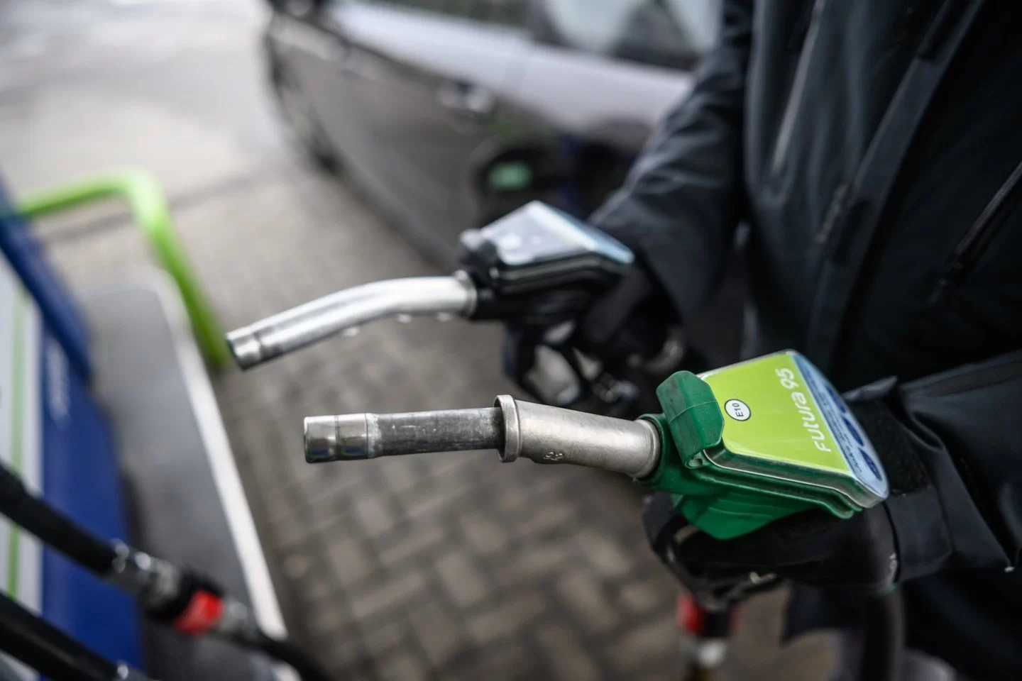 Benzino kainą teisina brangesniais likučiais