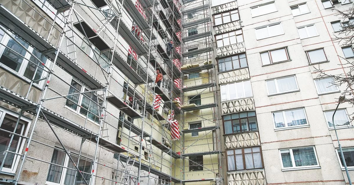 Lietuvoje daugiabučiai modernizuojami vėžlio žingsniu