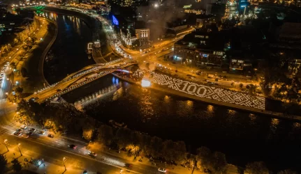 Neries pakrantė skulptūros
