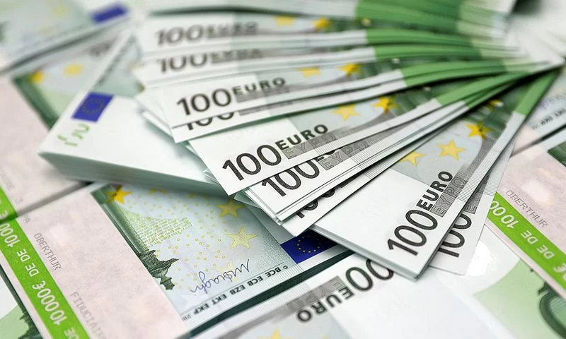 Bankai verslui užtrenkia duris