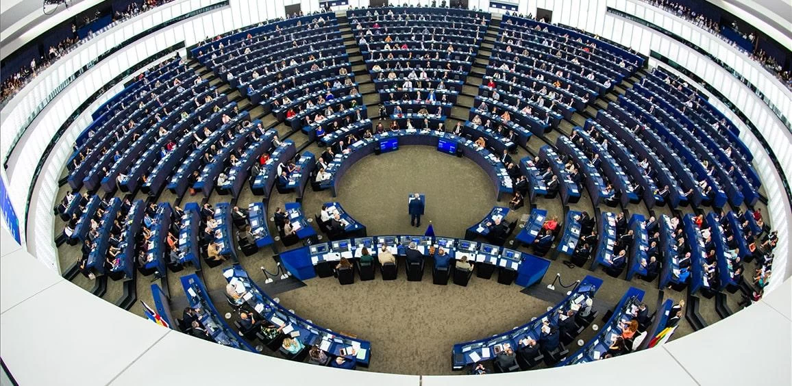 EP rekomenduoja priemones išvengti bankų griūčių