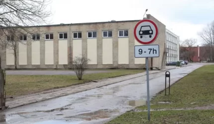 Galvos skausmas dėl kelio ženklų