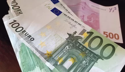 Pinigai banke, kojinėje ar nekilnojamajame turte?