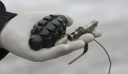 Su juodžemiu atvežta granata
