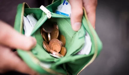 Draudikai ragina negailėti pinigų darbuotojų saugai