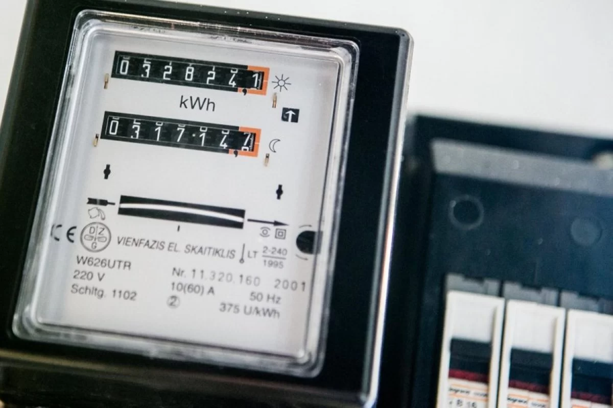 Prašoma atidėti sprendimą dėl elektros kainų
