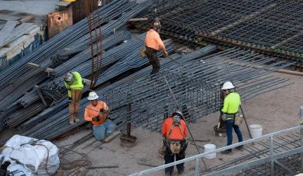 Statybininkai mažina darbuotojų skaičių