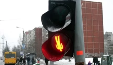 Suniokoti šviesoforai Dzūkų, Liepkalnio, Dunojaus ir Jotvingių gatvių sankryžoje