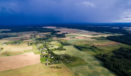 Vienybės aikštės žemė