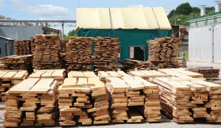 Baldų įmonė taikosi prie ekonominės padėties