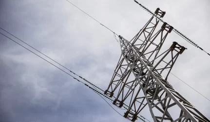 Elektrą siūlys branginti perpus mažiau
