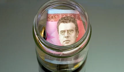 Gyventojai pasitiki bankais, į kuriuos gauna pajamas