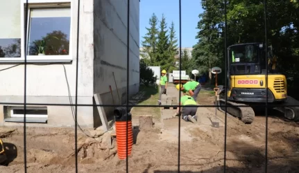 Statybininkai neatiduoda vaikams darželio