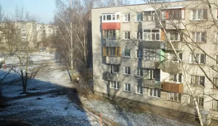 Susitikimas dėl daugiabučių renovacijos Pernu savivaldybeje