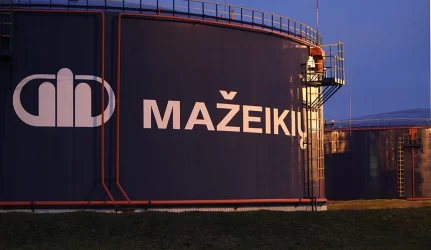 Lenkai gali perparduoti “Mažeikių naftą”