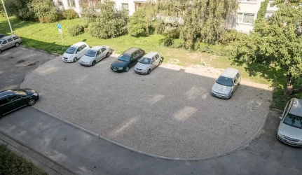 Nuo kovo 1-os dienos daugiabučių namų gyventojams nebereikės mokėti mokesčio už kiemų priežiūrą