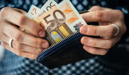 Abejotinas abonentinių mokesčių šuolis