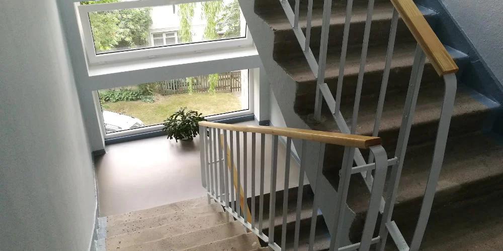 Daugiabučių laiptinės – atviros šalčiui