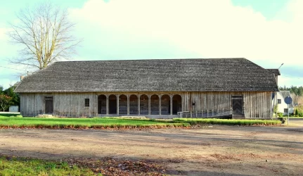 Kelmės dvaro svirnas sulaukė restauracijos