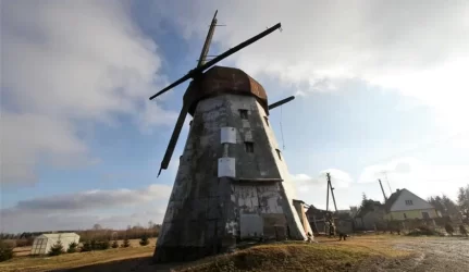 Kova su elektros malūnais