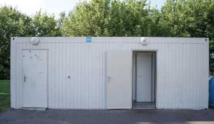 “Auksinis” tualetas prie Kauno pilies: komunikacijos atvestos neteisėtai