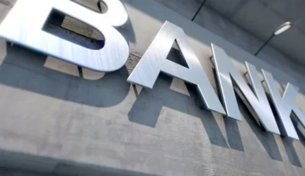 Bankai be gailesčio atsikrato skolininkų