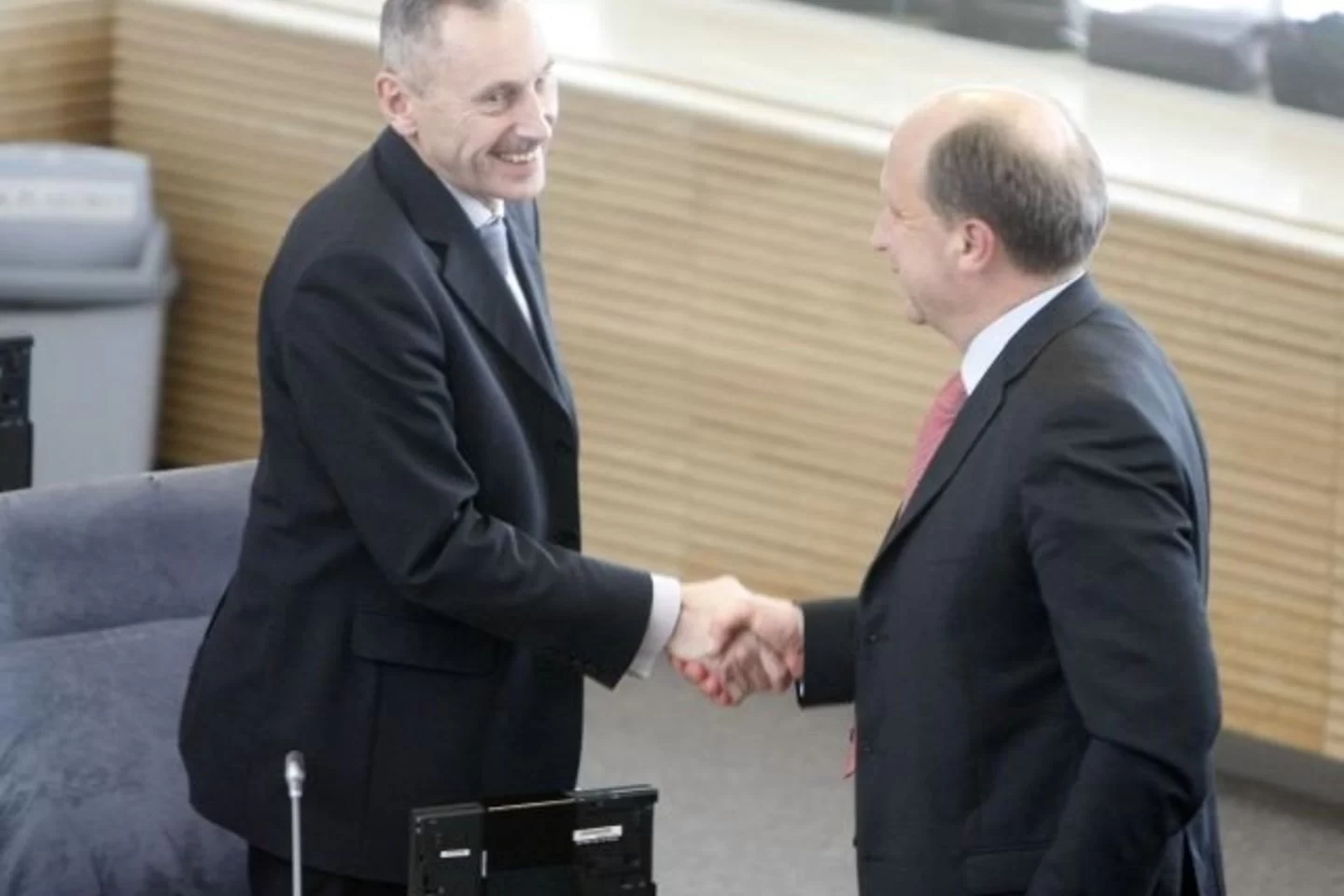 Dėl elektros tiekimo iš Rusijos – “tvarkiečių” klausimai energetikos ministrui