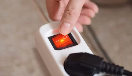 Elektros vis dar netaupom