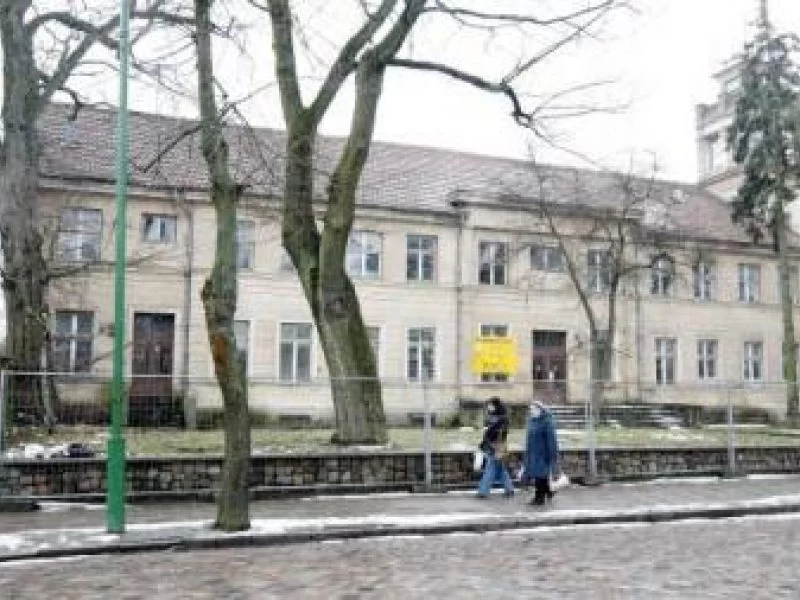 Poliklinika atgims viešbučiu