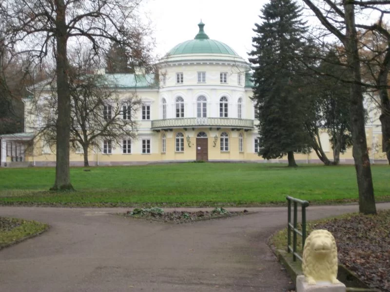 Restauruoti Baisogalos dvaro sodybos rūmai