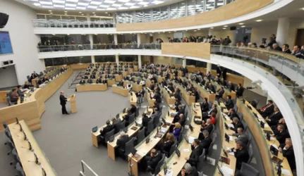 Seimas apribojo energetikų apetitus kelti kainas